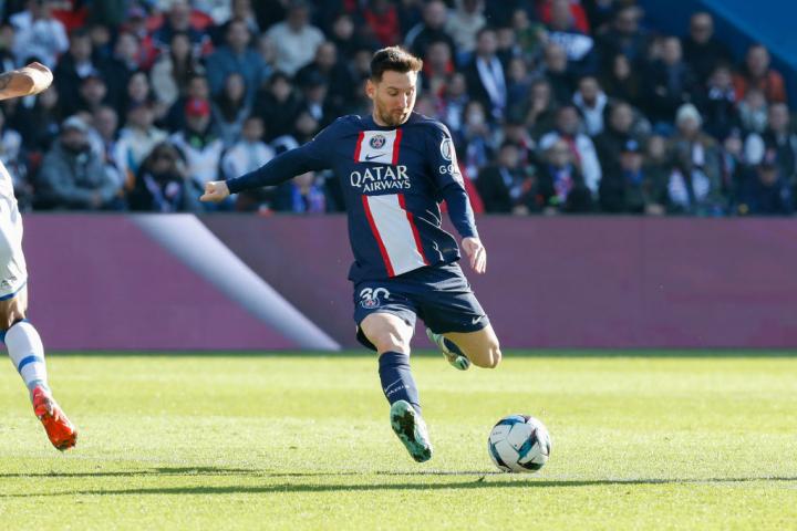 远非仅靠场 远非仅靠场